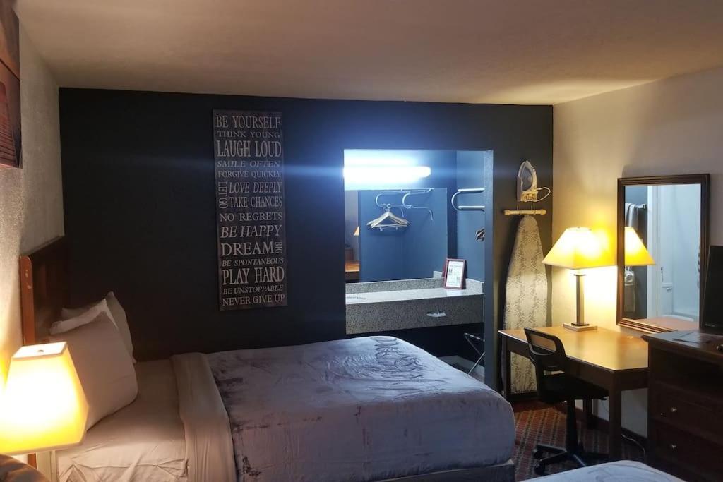 Osu King Bed Hotel Room 109 Wi-Fi Booking 斯蒂尔沃特 外观 照片