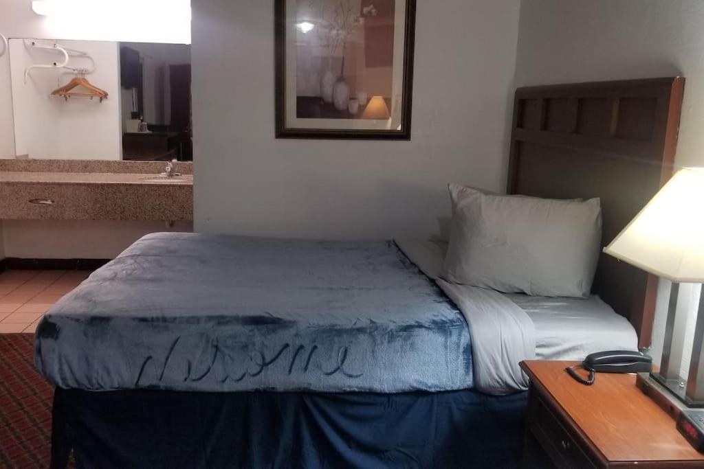 Osu King Bed Hotel Room 109 Wi-Fi Booking 斯蒂尔沃特 外观 照片